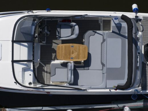 Motorboat Bayliner VR5 Cuddy boat plan
