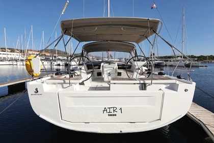 Charter Sailboat Beneteau Oceanis 51.1 Šibenik