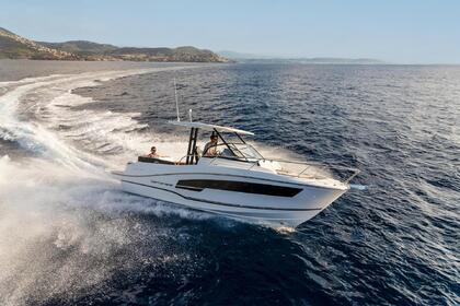 Rental Motorboat Jeanneau Cap camarat 9.0 Pula