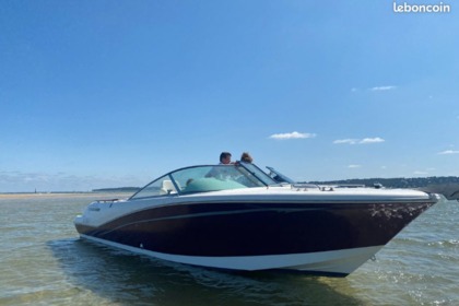 Miete Motorboot Jeanneau Runabout 755 Rayol-Canadel-sur-Mer
