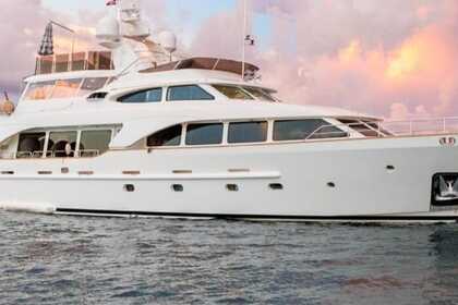 Charter Motorboat Benetti 125 Dubai
