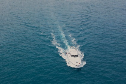 Miete Motorboot COMAR CLANSCHIP 42 FB Catania