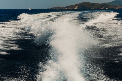 Noleggio Barca a motore FERRETTI MOCHI CALIARI 50 Cefalonia