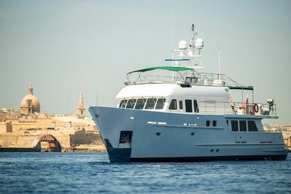 Charter Motor yacht Yachtalgar Contrucoes de Iates 2004 Birgu