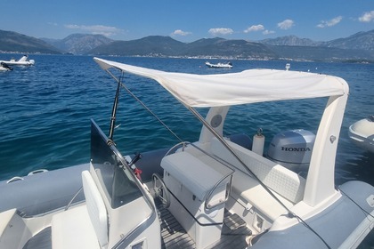 Czarter Ponton RIB Nuova Jolly Black Fin 22 Elegance Krašići
