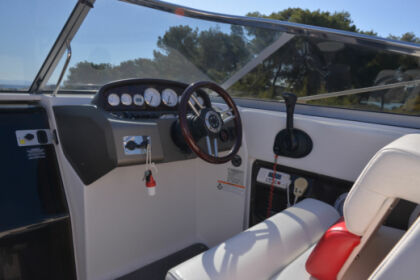 Ενοικίαση Μηχανοκίνητο σκάφος Regal 2750 Νέα Μουδανιά