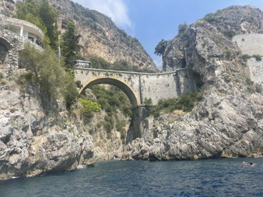 Capri Motorboat Barqa Q20 alt tag text