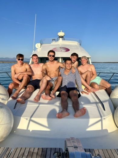 Novalja Motorboat Beneteau Antares 1080 alt tag text