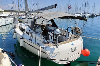 Charter Sailboat Bavaria Yachtbau Bavaria Cruiser 37 - 3 cab. Sukošan