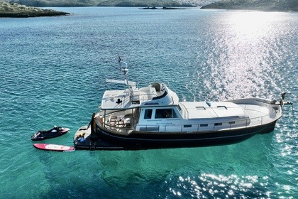 Charter Motor yacht Menorquin 180 Mahón