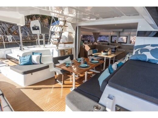 Catamaran  Lagoon 43 boat plan