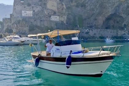 Noleggio Barca a motore Cantieri Del Cilento Gozzo Sorrentino Amalfi