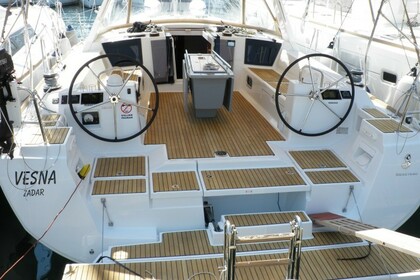 Charter Sailboat BENETEAU OCEANIS 45 Sukošan