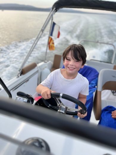 Λε Μπαρκαρές Motorboat BENETEAU FLYER SUN DECK alt tag text