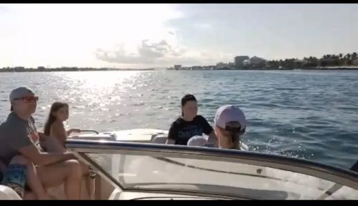 Nassau Motorboat hurricane Fundeck alt tag text