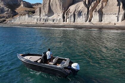 Charter Boat without licence  BLACK BOAT LICENSE FREE Santorini