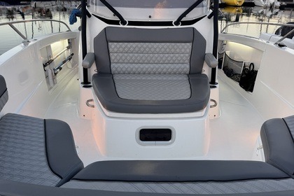 Rental Motorboat Jeanneau Cap Camarat 9.0 CC Le Gosier