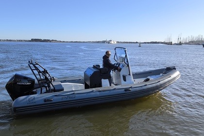 Rental RIB Zodiac Pro 7 Locmiquélic
