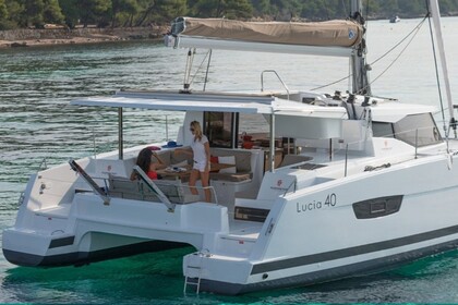 Rental Catamaran Fountaine Pajot Lucia 40 Pointe-a-Pitre