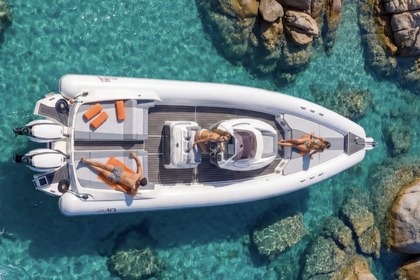 Charter Motorboat Panamera Panamera PY1000 Portisco