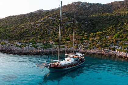 Rental Gulet 32 Meters Luxury Gulet A.c. 18 People Capacity Marmaris