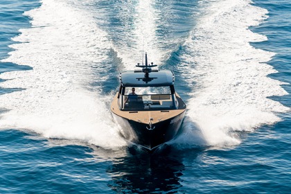 Charter Motorboat Colnago Marine 35 HT Hvar