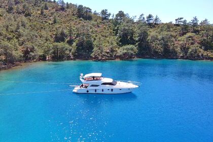 Miete Motoryacht Luxury Motoryacht with a capacity of 6 people 2019 Göcek