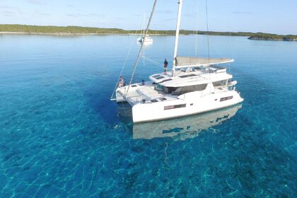 Hyra båt Katamaran Robertson & Caine Leopard 45 Procida