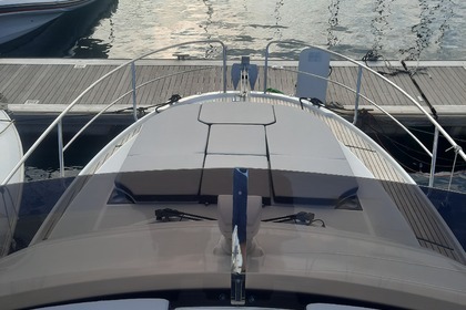 Verhuur Motorboot Jeanneau merry fisher 10.95 fly Sari-Solenzara