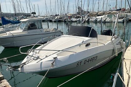 Hire Motorboat Quicksilver 635 Port Camargue