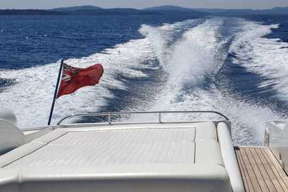 Rental Motorboat Sunseeker Superhawk 48', Antibes, 15 mètres Antibes