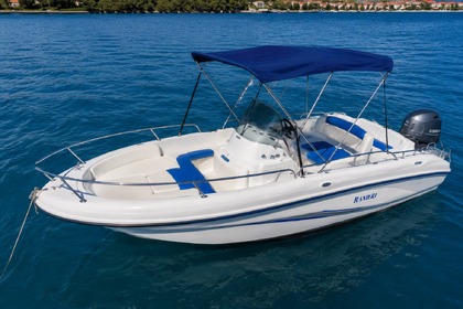 Hire Motorboat Soverato Italia Ranieri Cantieri Nautici Soverato Rab