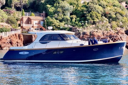 Hire Motorboat Abatis New Port 46 Golfe Juan