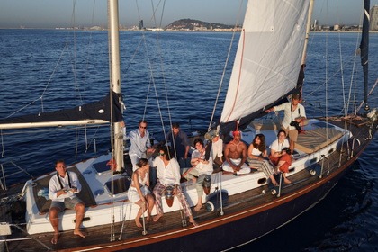 Hire Sailboat Bruce roberts Mauritius 44 Barcelona