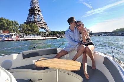 Rental Motorboat Pacific Craft 670 open Paris