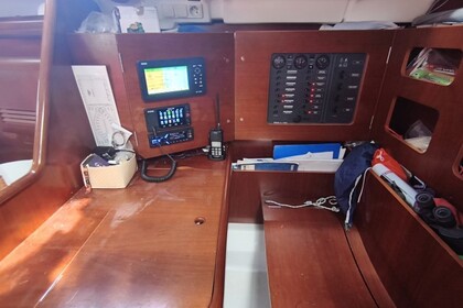 Aluguel Veleiro Beneteau Oceanis 423 Saint-Raphaël