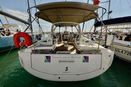 Charter Sailboat BENETEAU OCEANIS 41.1 Cecina