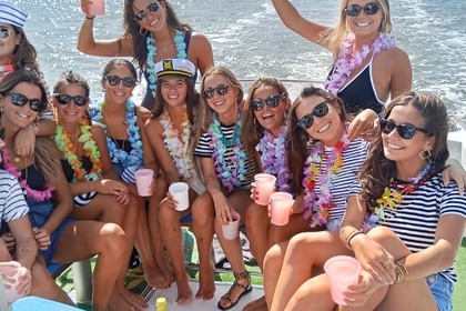 Ενοικίαση Μηχανοκίνητο σκάφος Aqua bell 33 Λισαβόνα