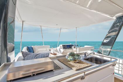 Rental Catamaran Leopard 43 Ibiza