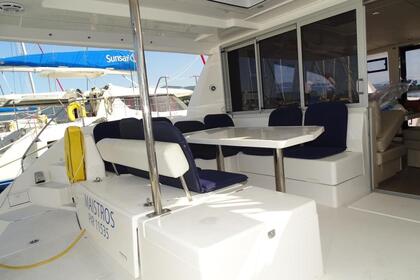 Rental Catamaran Robertson & Caine Léopard 40 Port-Vendres