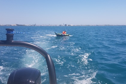 Miete Motorboot Bayliner Element E5 Aigues-Mortes