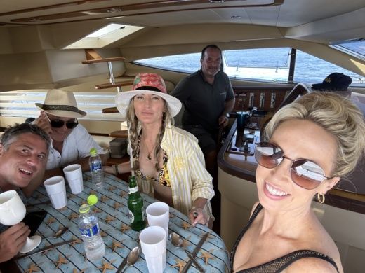 Míconos Motor Yacht Ferretti 591 alt tag text