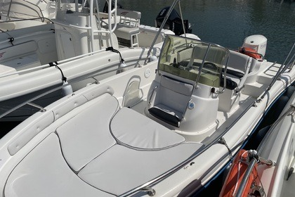 Hire Motorboat Ranieri International Saint-Cyr-sur-Mer