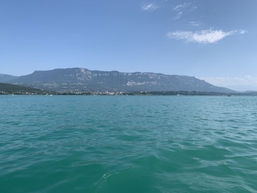 Aix-les-Bains Motorboat Ranieri Voyager 18 S alt tag text