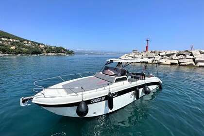Charter Motorboat Saver 870 WALKAROUND Ičići