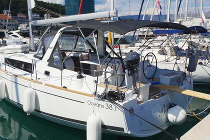 Hyra båt Segelbåt BENETEAU OCEANIS 38.1 Split