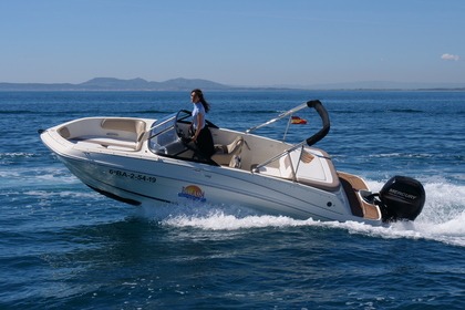 Hire Motorboat Bayliner VR5 Empuriabrava