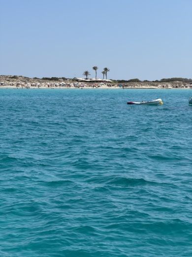 Ibiza Motorboat Ranieri Next 330 LX alt tag text