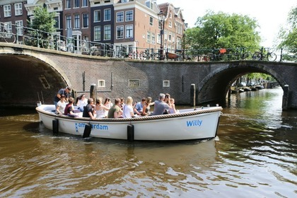 Hire Motorboat Sloep Willy Amsterdam
