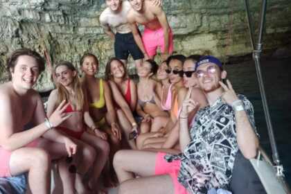 Charter Motorboat 21 feet SeaRover Birgu